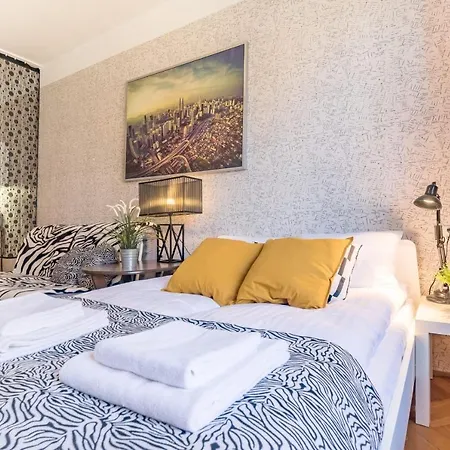 Rent Like - Olawska 1 ホテル *